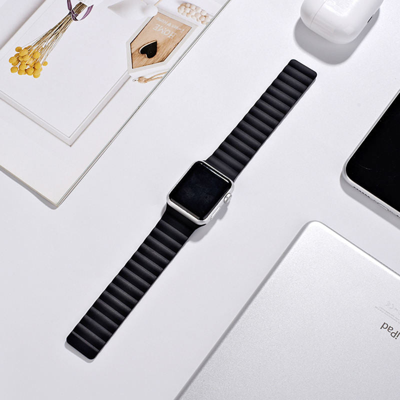 BLACK SILICONE MAGNETIC LOOP APPLE WATCH BAND